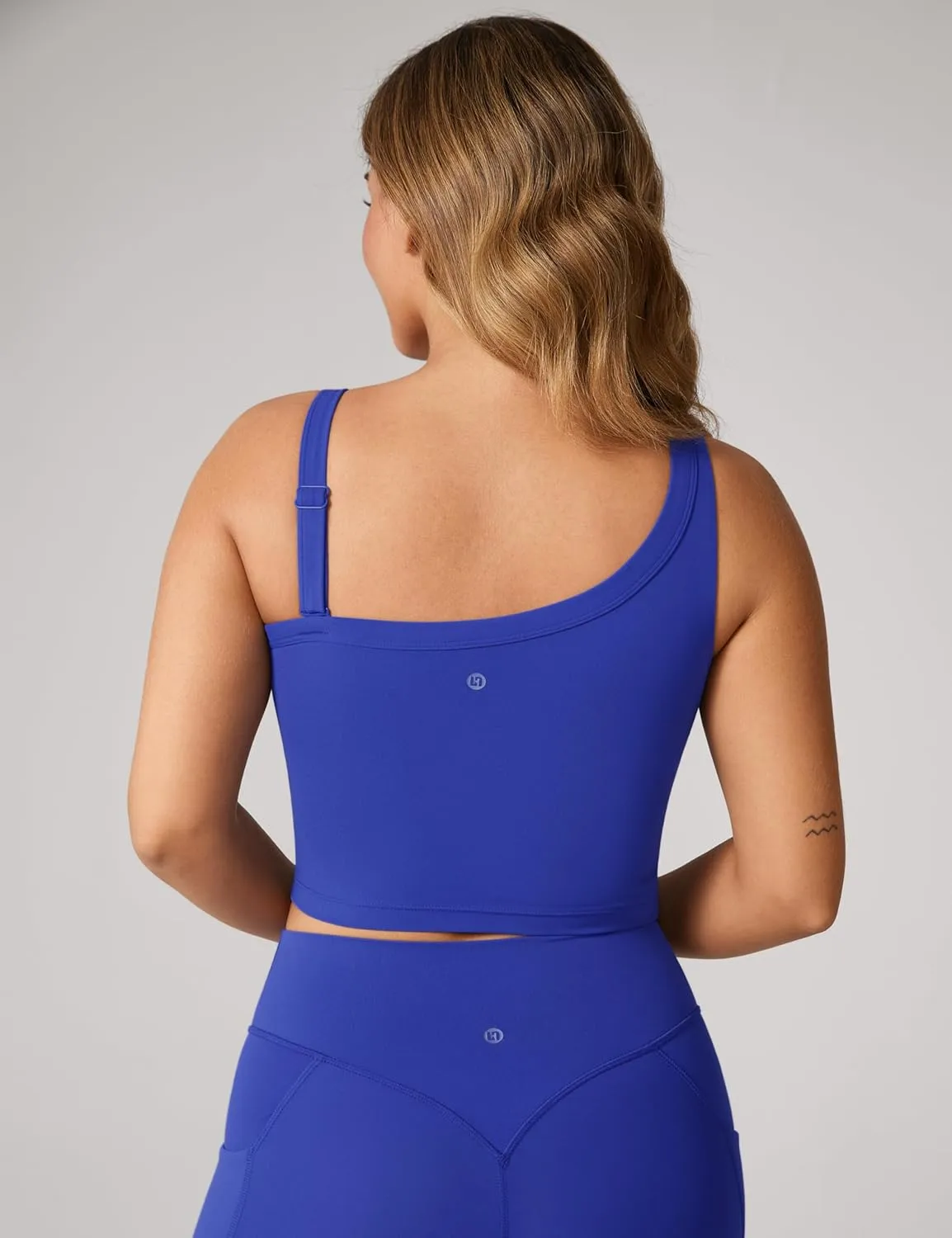 Hugcurve Detachable Shoulder Strap Longline Sports Bra for Women One Shoulder Workout Tank Crop Tops Built in Bra